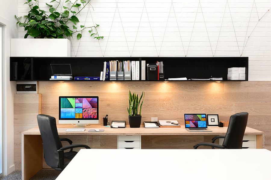 How to Work with a Compact Office Space to Enliven It